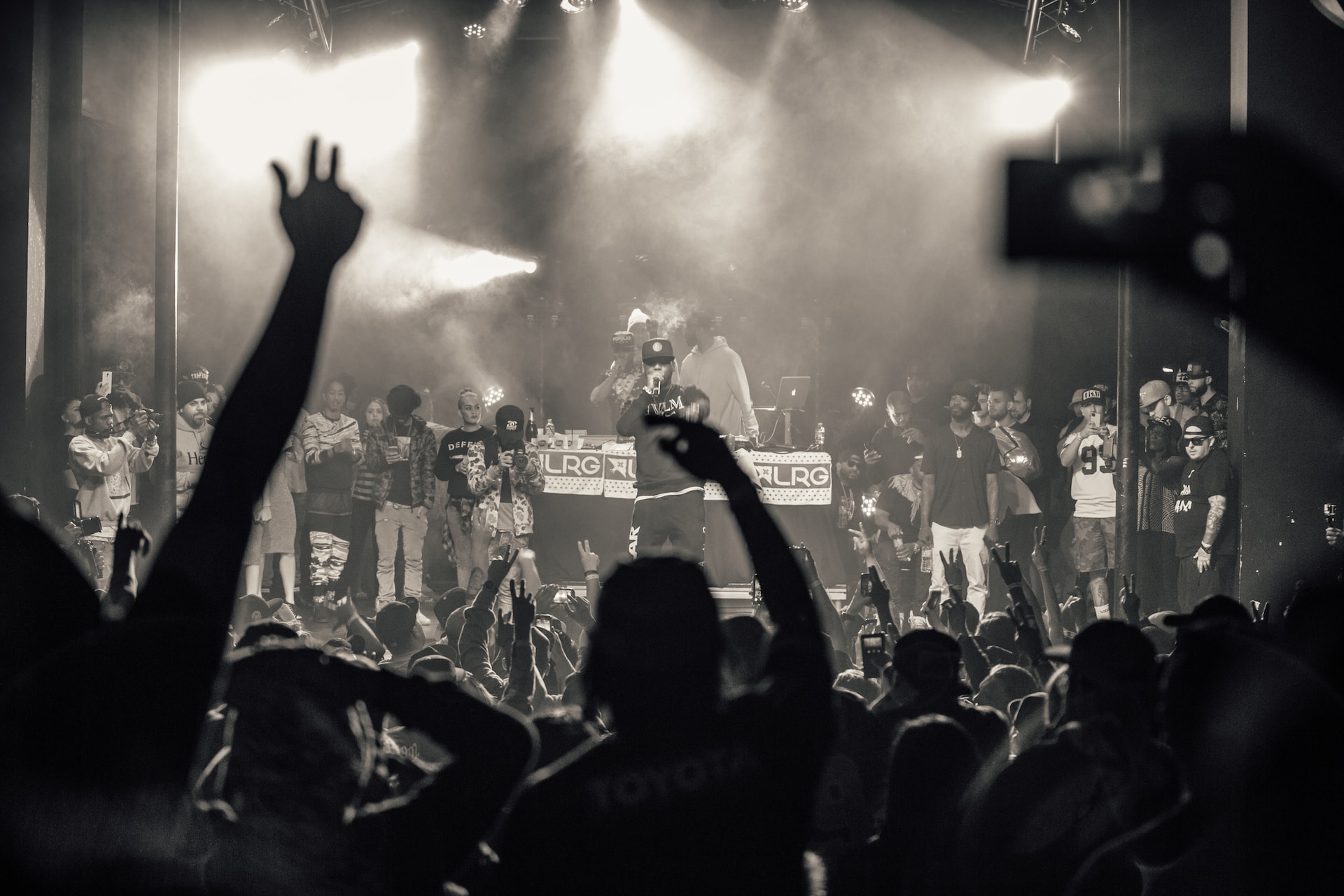 The return of “black” subcultures, or 80s hip-hop